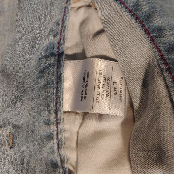 Fashion Nova Light Jeans - Picture 4 of 5